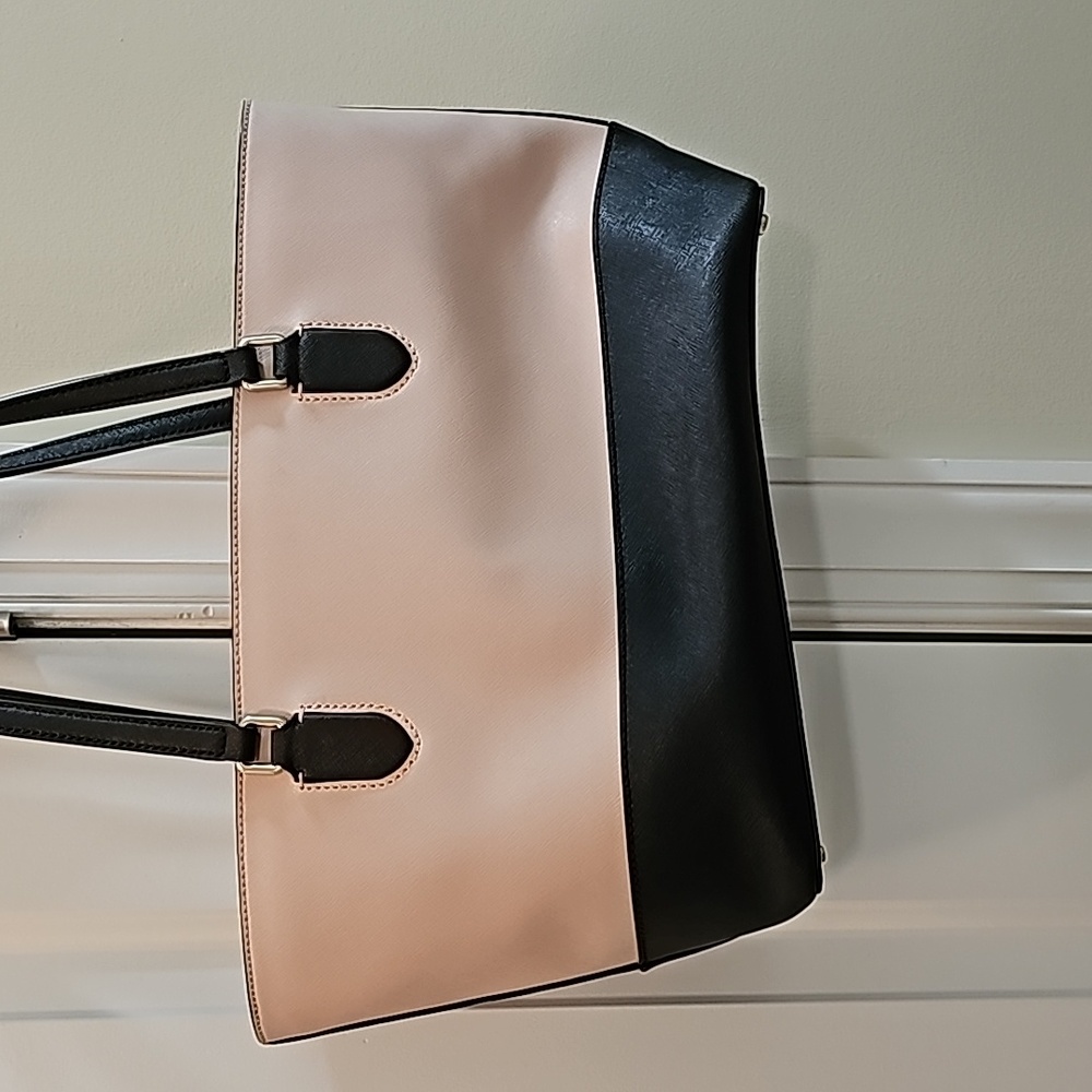 Kate Spade Purse - Picture 3 of 7
